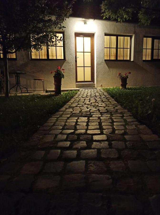 Courtyard Studio Oradea Dış mekan fotoğraf