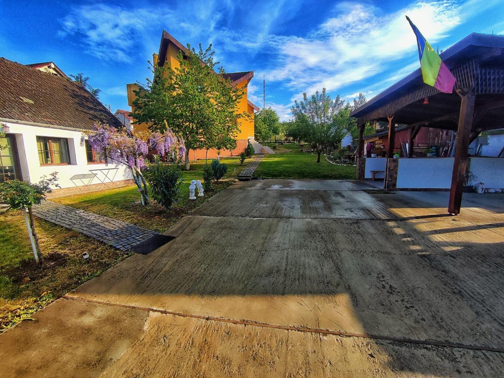 Courtyard Studio Oradea Dış mekan fotoğraf